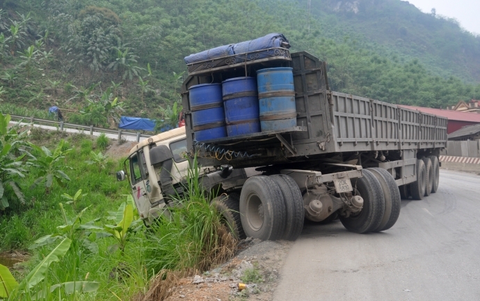 Xử lý tình huống mất phanh và cách nhận biết phanh ô tô hỏng